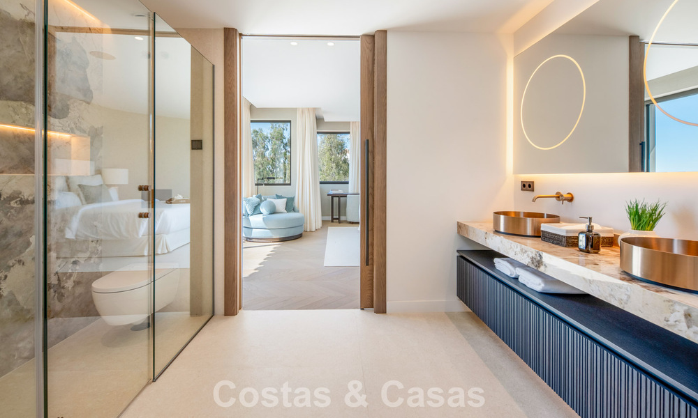 Modern mediterranean luxury villa for sale in a gated community in Marbella - Benahavís 800450