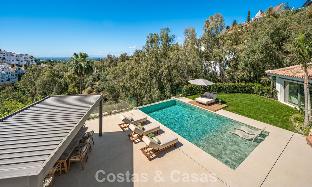 Modern mediterranean luxury villa for sale in a gated community in Marbella - Benahavís 800452