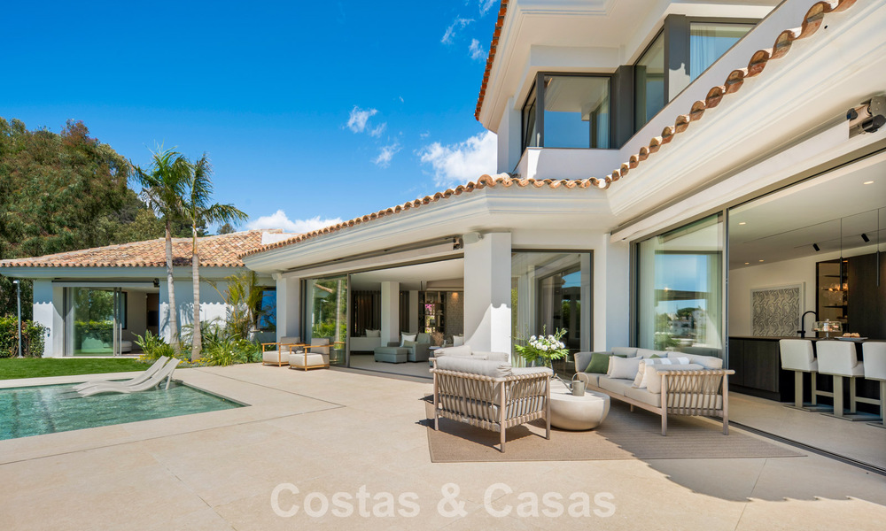 Modern mediterranean luxury villa for sale in a gated community in Marbella - Benahavís 800459