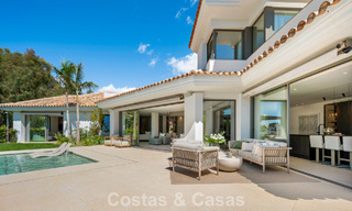 Modern mediterranean luxury villa for sale in a gated community in Marbella - Benahavís 800459 