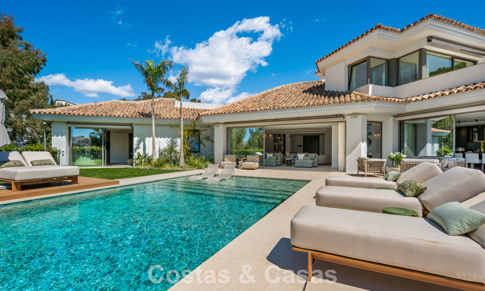 Modern mediterranean luxury villa for sale in a gated community in Marbella - Benahavís 800460