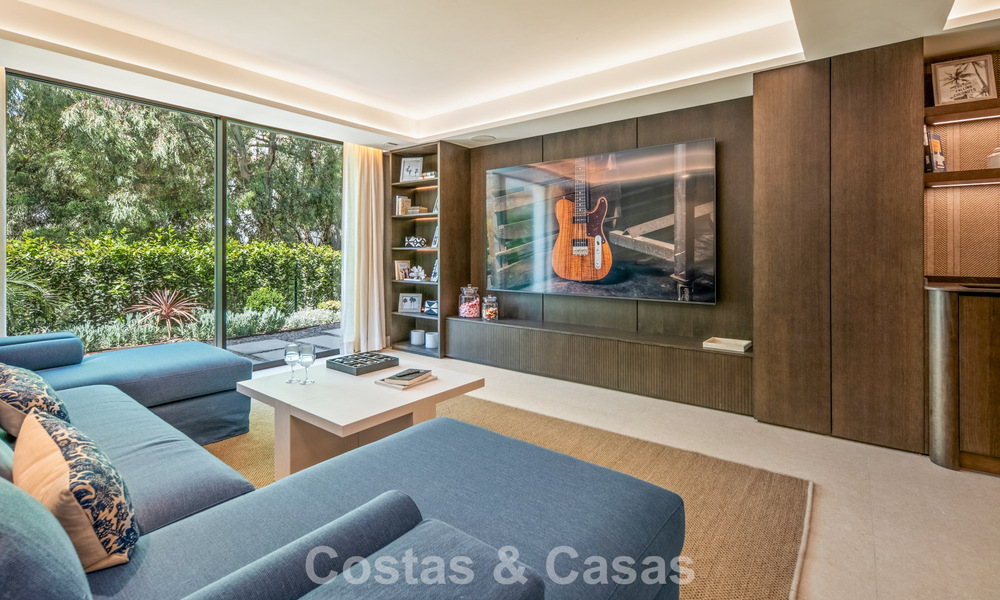 Modern mediterranean luxury villa for sale in a gated community in Marbella - Benahavís 800462