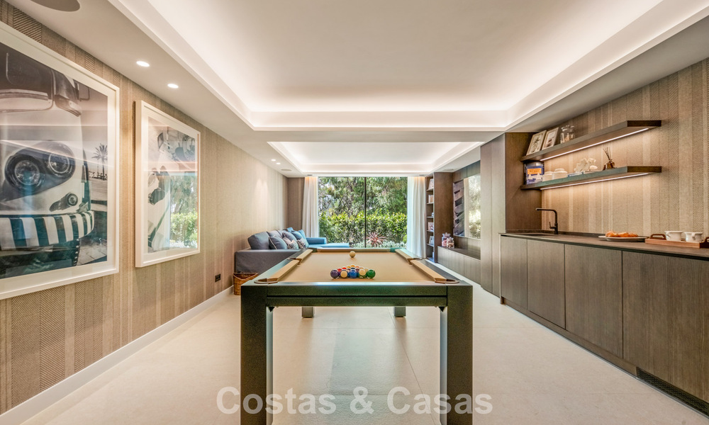 Modern mediterranean luxury villa for sale in a gated community in Marbella - Benahavís 800463