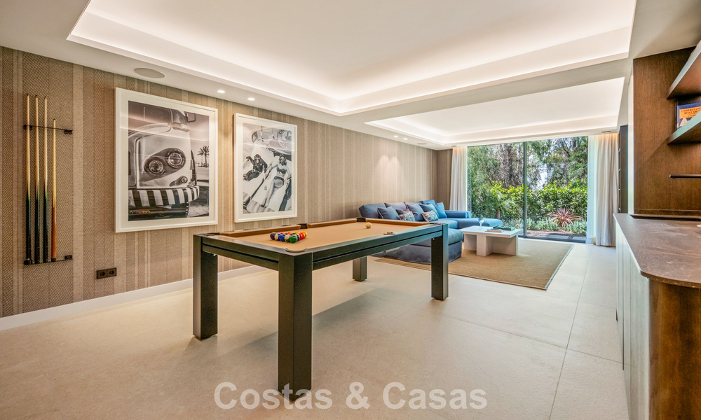 Modern mediterranean luxury villa for sale in a gated community in Marbella - Benahavís 800464