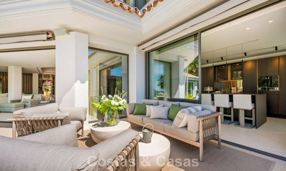 Modern mediterranean luxury villa for sale in a gated community in Marbella - Benahavís 800469