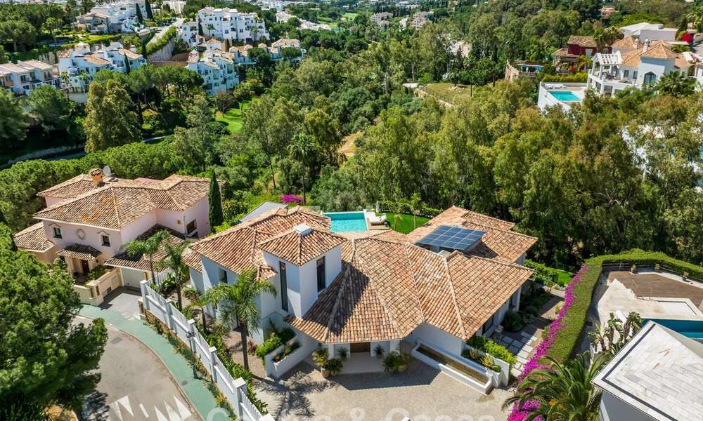 Modern mediterranean luxury villa for sale in a gated community in Marbella - Benahavís 800473