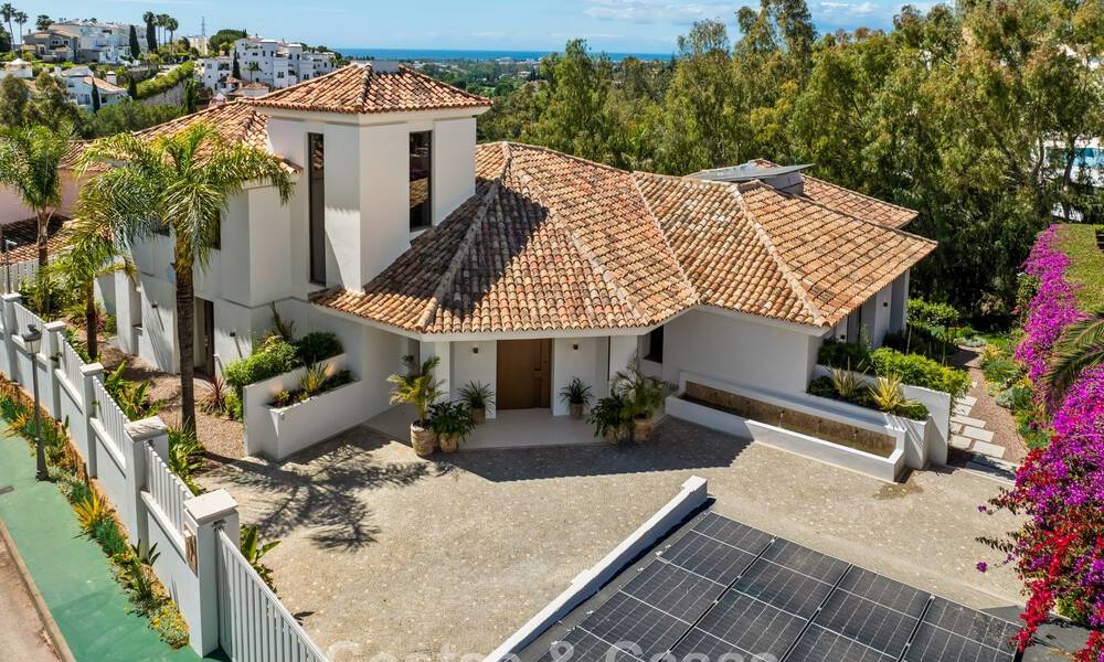 Modern mediterranean luxury villa for sale in a gated community in Marbella - Benahavís 800474