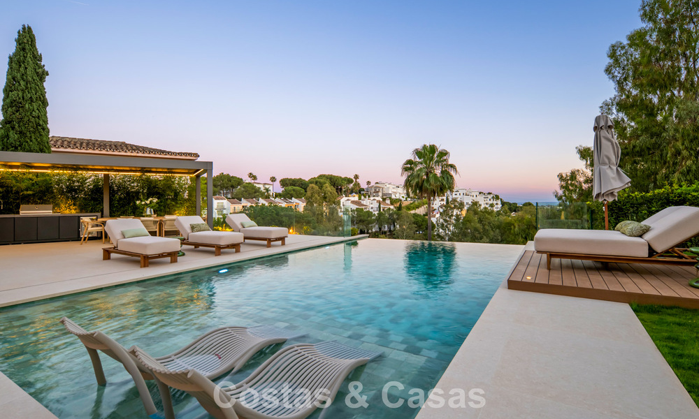 Modern mediterranean luxury villa for sale in a gated community in Marbella - Benahavís 800493
