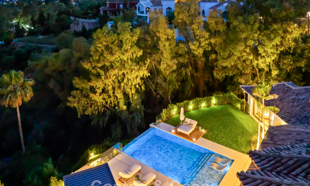 Modern mediterranean luxury villa for sale in a gated community in Marbella - Benahavís 800500