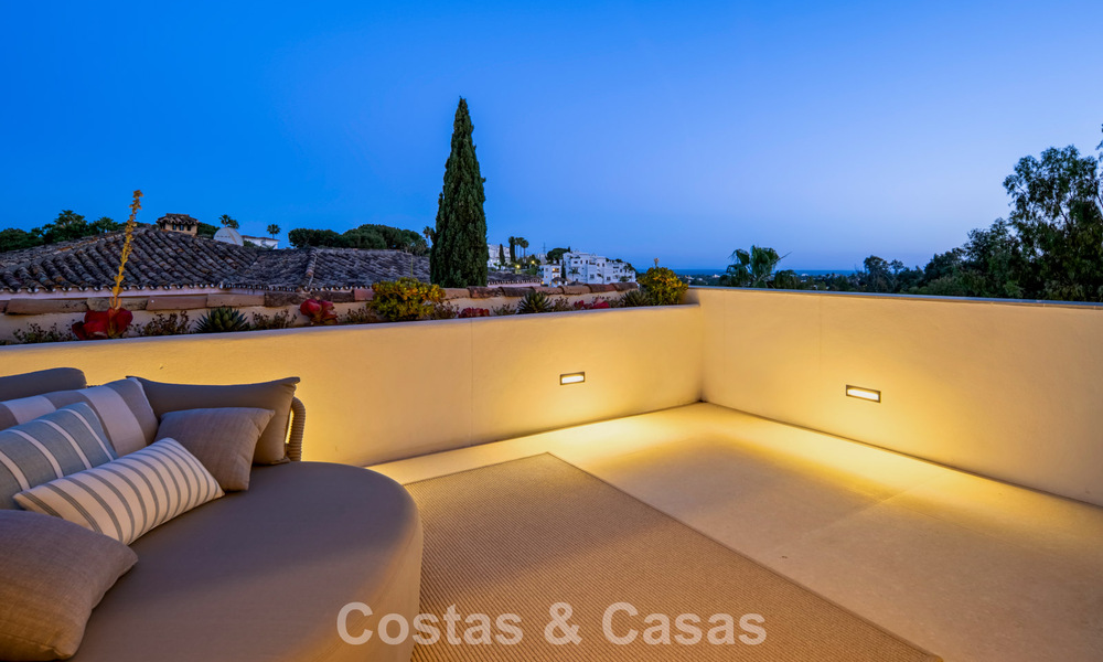 Modern mediterranean luxury villa for sale in a gated community in Marbella - Benahavís 800502