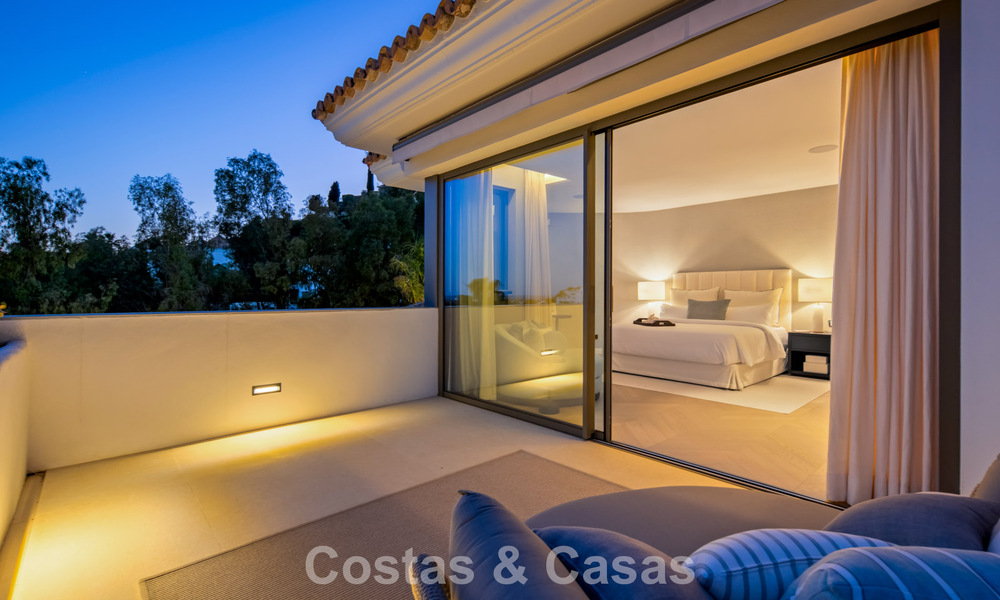 Modern mediterranean luxury villa for sale in a gated community in Marbella - Benahavís 800503