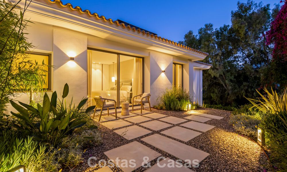 Modern mediterranean luxury villa for sale in a gated community in Marbella - Benahavís 800508