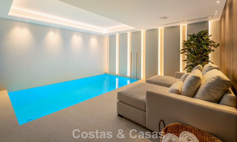 Modern mediterranean luxury villa for sale in a gated community in Marbella - Benahavís 800512