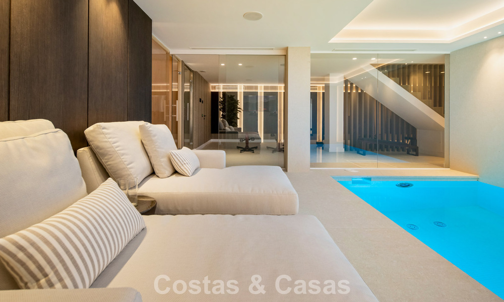 Modern mediterranean luxury villa for sale in a gated community in Marbella - Benahavís 800514