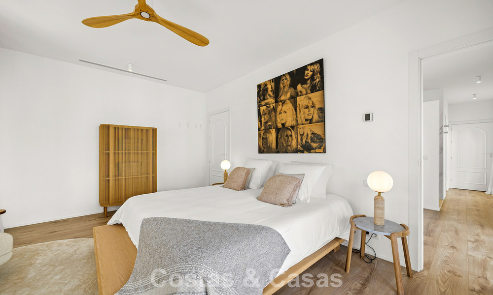 Mediterranean-style luxury ground-floor villa for sale frontline golf in Guadalmina, Marbella 800566