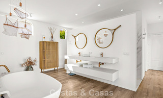 Mediterranean-style luxury ground-floor villa for sale frontline golf in Guadalmina, Marbella 800567 