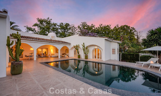 Mediterranean-style luxury ground-floor villa for sale frontline golf in Guadalmina, Marbella 800569 