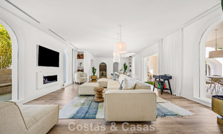 Mediterranean-style luxury ground-floor villa for sale frontline golf in Guadalmina, Marbella 800575 