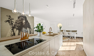 Mediterranean-style luxury ground-floor villa for sale frontline golf in Guadalmina, Marbella 800578 