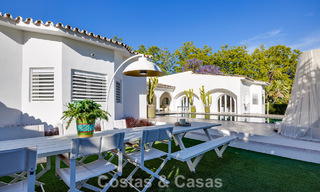 Mediterranean-style luxury ground-floor villa for sale frontline golf in Guadalmina, Marbella 800579 