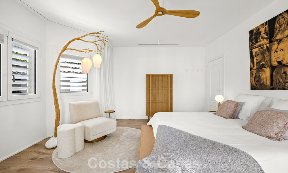 Mediterranean-style luxury ground-floor villa for sale frontline golf in Guadalmina, Marbella 800587