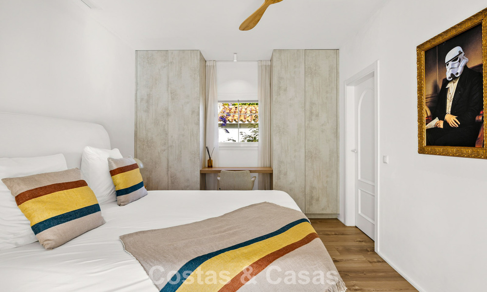 Mediterranean-style luxury ground-floor villa for sale frontline golf in Guadalmina, Marbella 800593