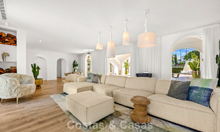 Mediterranean-style luxury ground-floor villa for sale frontline golf in Guadalmina, Marbella 800606 