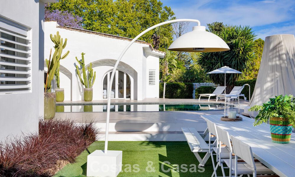 Mediterranean-style luxury ground-floor villa for sale frontline golf in Guadalmina, Marbella 800615