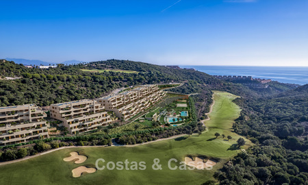 New contemporary golf apartments with sea view for sale near Sotogrande, Costa del Sol 800703
