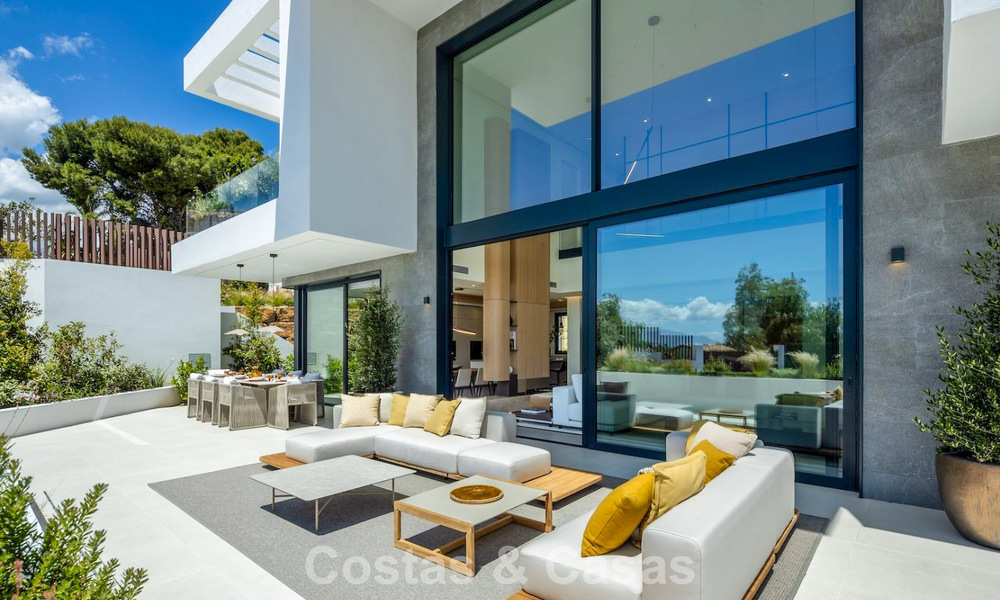 High-end luxury villa with minimalist design for sale in a gated community just East of Marbella town centre 800675