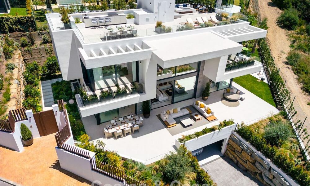 High-end luxury villa with minimalist design for sale in a gated community just East of Marbella town centre 800678