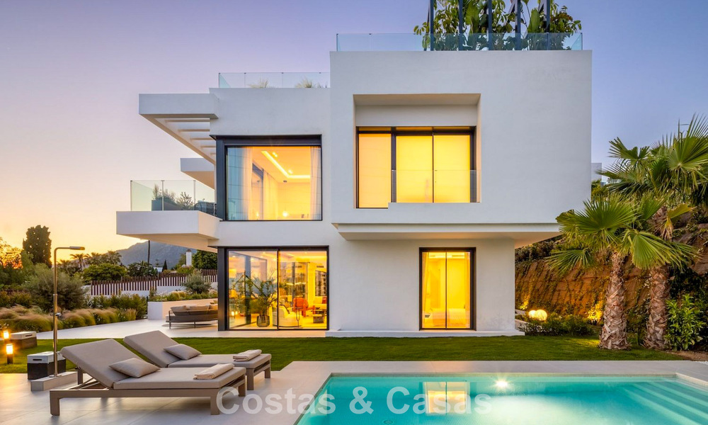 High-end luxury villa with minimalist design for sale in a gated community just East of Marbella town centre 800680