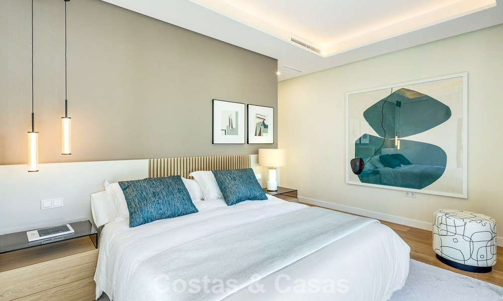 High-end luxury villa with minimalist design for sale in a gated community just East of Marbella town centre 800682