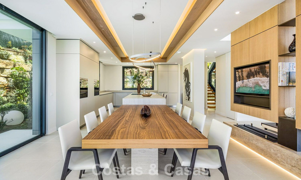 High-end luxury villa with minimalist design for sale in a gated community just East of Marbella town centre 800694