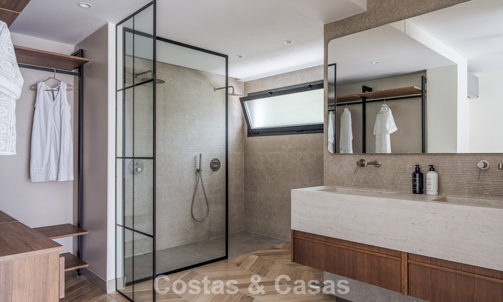 Luxuriously, contemporarily, renovated villa for sale in a gated community in Nueva Andalucía’s Golf Valley, Marbella 800732