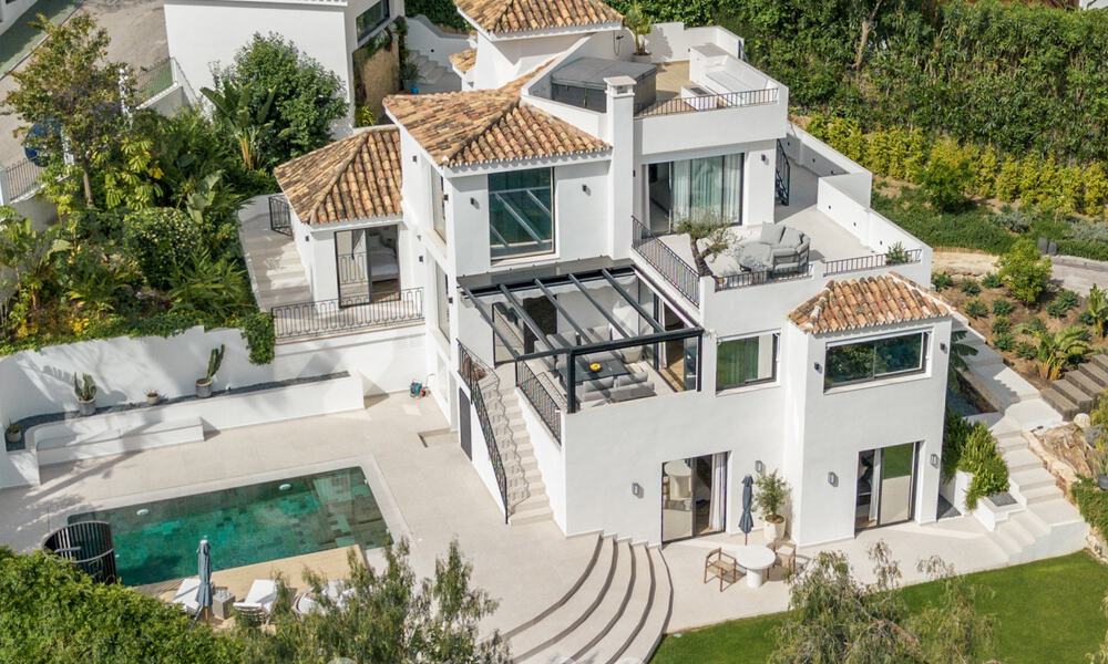 Luxuriously, contemporarily, renovated villa for sale in a gated community in Nueva Andalucía’s Golf Valley, Marbella 800737