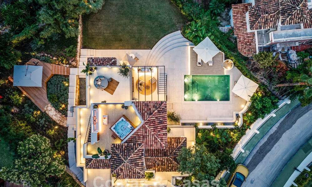 Luxuriously, contemporarily, renovated villa for sale in a gated community in Nueva Andalucía’s Golf Valley, Marbella 800741