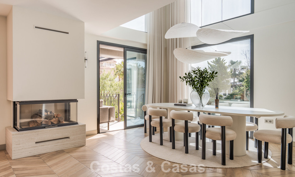 Luxuriously, contemporarily, renovated villa for sale in a gated community in Nueva Andalucía’s Golf Valley, Marbella 800746