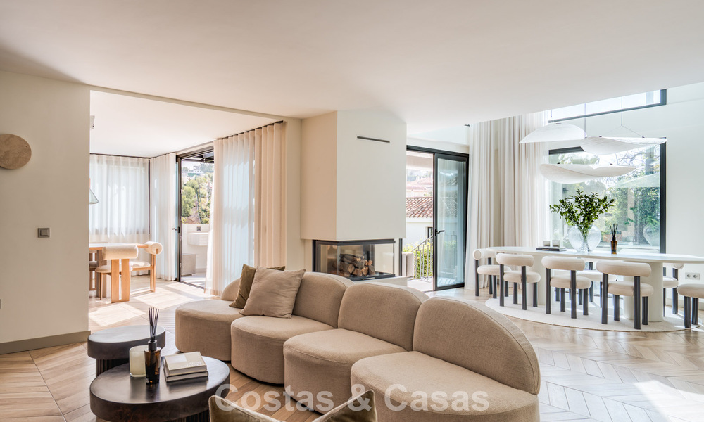 Luxuriously, contemporarily, renovated villa for sale in a gated community in Nueva Andalucía’s Golf Valley, Marbella 800747
