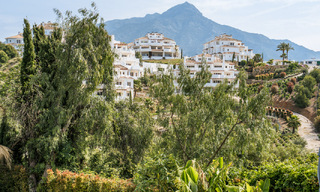 Luxuriously, contemporarily, renovated villa for sale in a gated community in Nueva Andalucía’s Golf Valley, Marbella 800749 