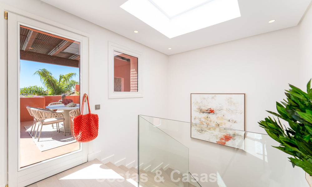 Exclusive beachfront duplex penthouse for sale on the new golden mile between Marbella and Estepona 800753