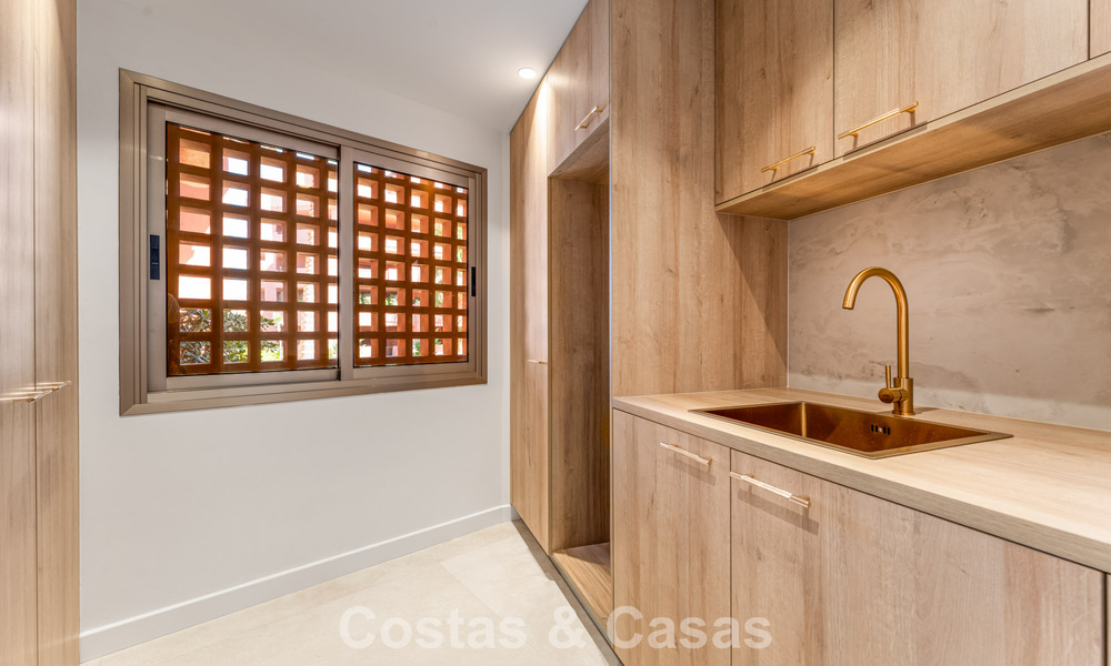 Exclusive beachfront duplex penthouse for sale on the new golden mile between Marbella and Estepona 800754