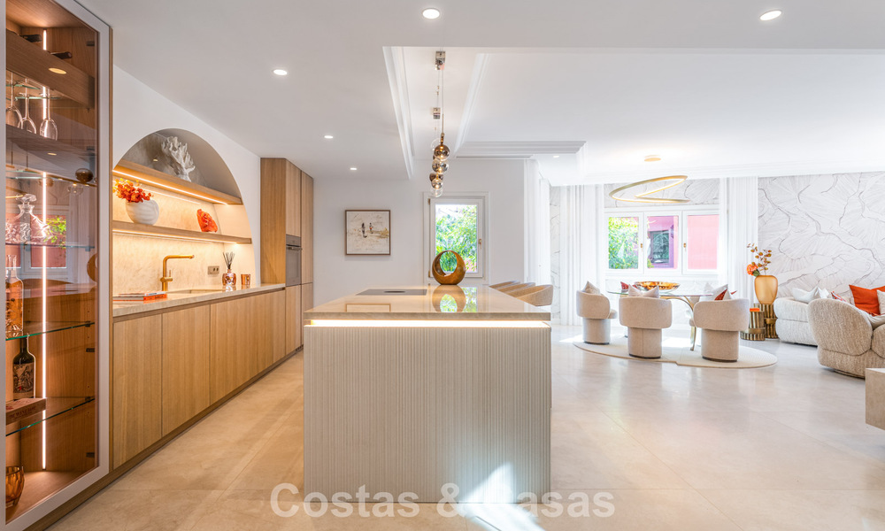 Exclusive beachfront duplex penthouse for sale on the new golden mile between Marbella and Estepona 800758