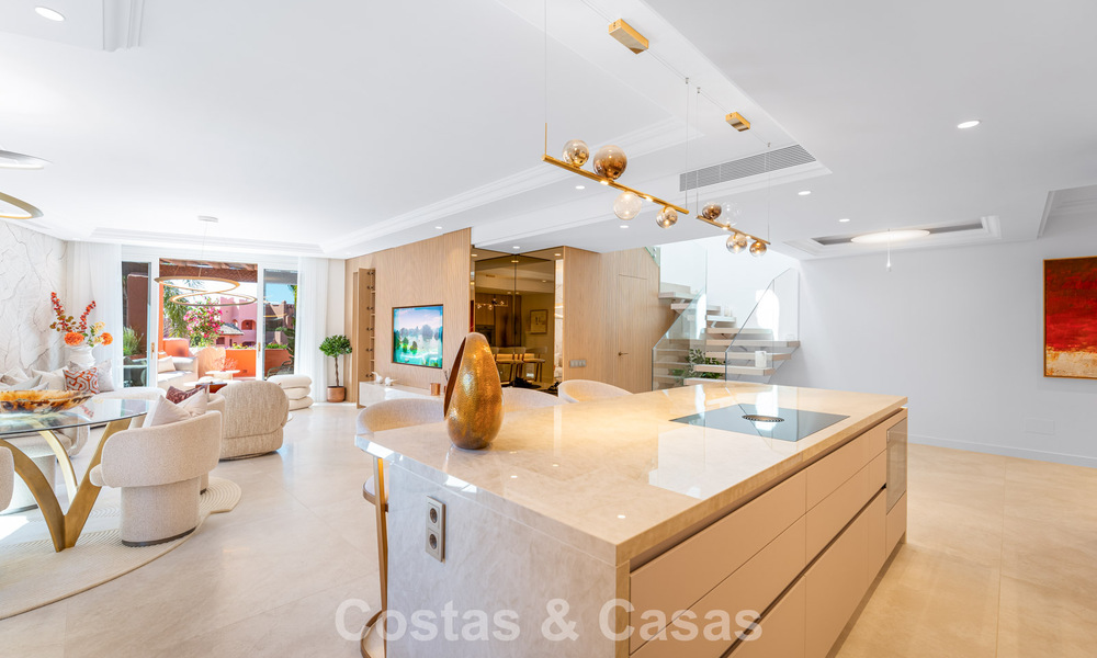 Exclusive beachfront duplex penthouse for sale on the new golden mile between Marbella and Estepona 800761