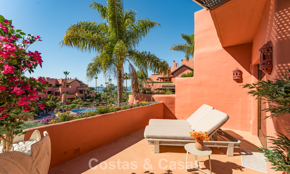 Exclusive beachfront duplex penthouse for sale on the new golden mile between Marbella and Estepona 800766