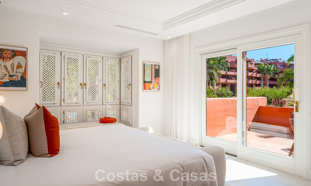 Exclusive beachfront duplex penthouse for sale on the new golden mile between Marbella and Estepona 800769
