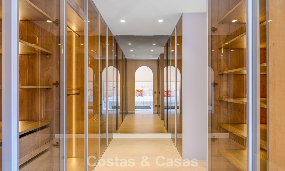 Exclusive beachfront duplex penthouse for sale on the new golden mile between Marbella and Estepona 800782