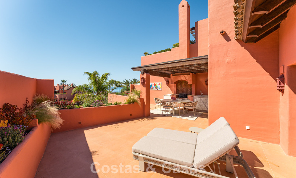 Exclusive beachfront duplex penthouse for sale on the new golden mile between Marbella and Estepona 800785