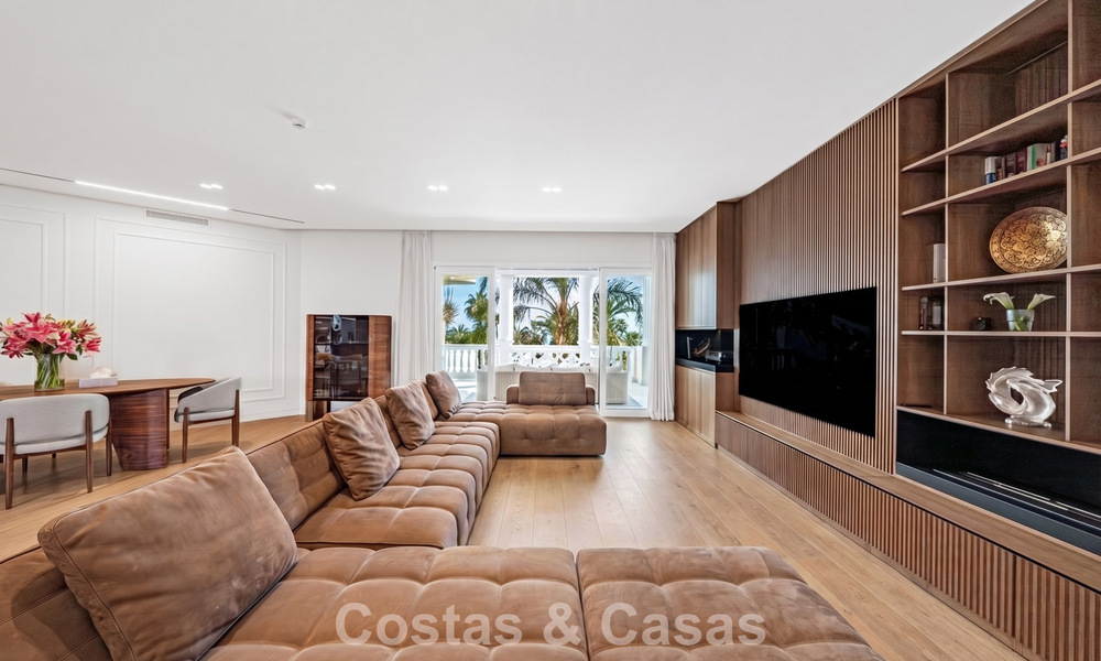 First-class beachfront apartment for sale in the five-star Las Dunas Park, Marbella - Estepona 800866