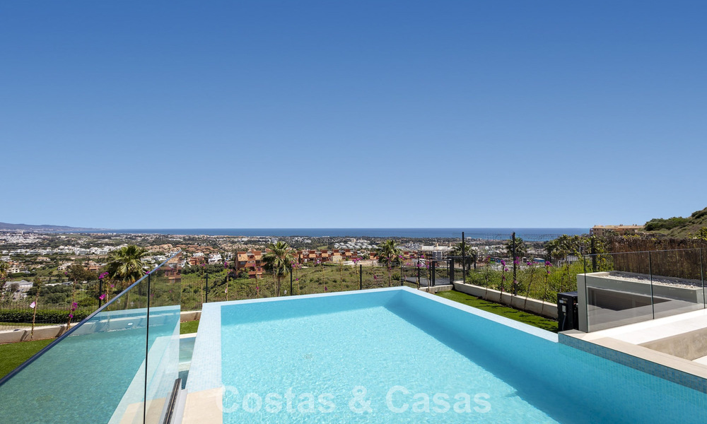 Contemporary luxury villa with panoramic views for sale in the hills of Marbella - Benahavís 800790
